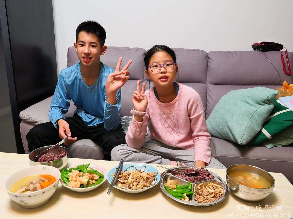 杏鮑菇炒肉絲,不加一滴油就能完成,做法有夠簡單,好吃到破表。 - 第18張圖 P1021840