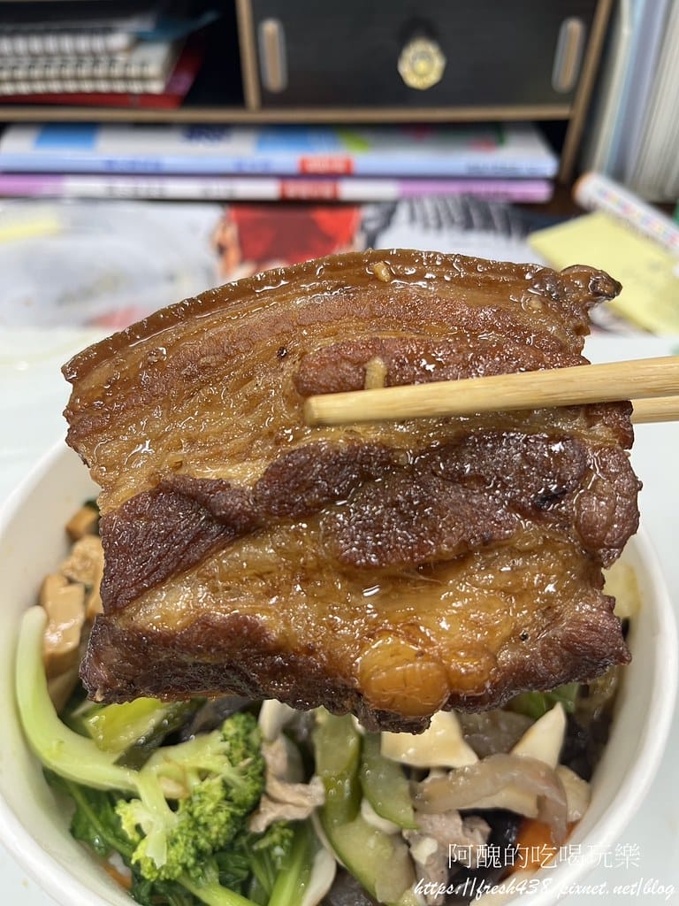 【板橋美食】鴻豬便當,腱子飯真的超美味,份量大,米飯熱騰騰! - 第17張圖 S__45228272