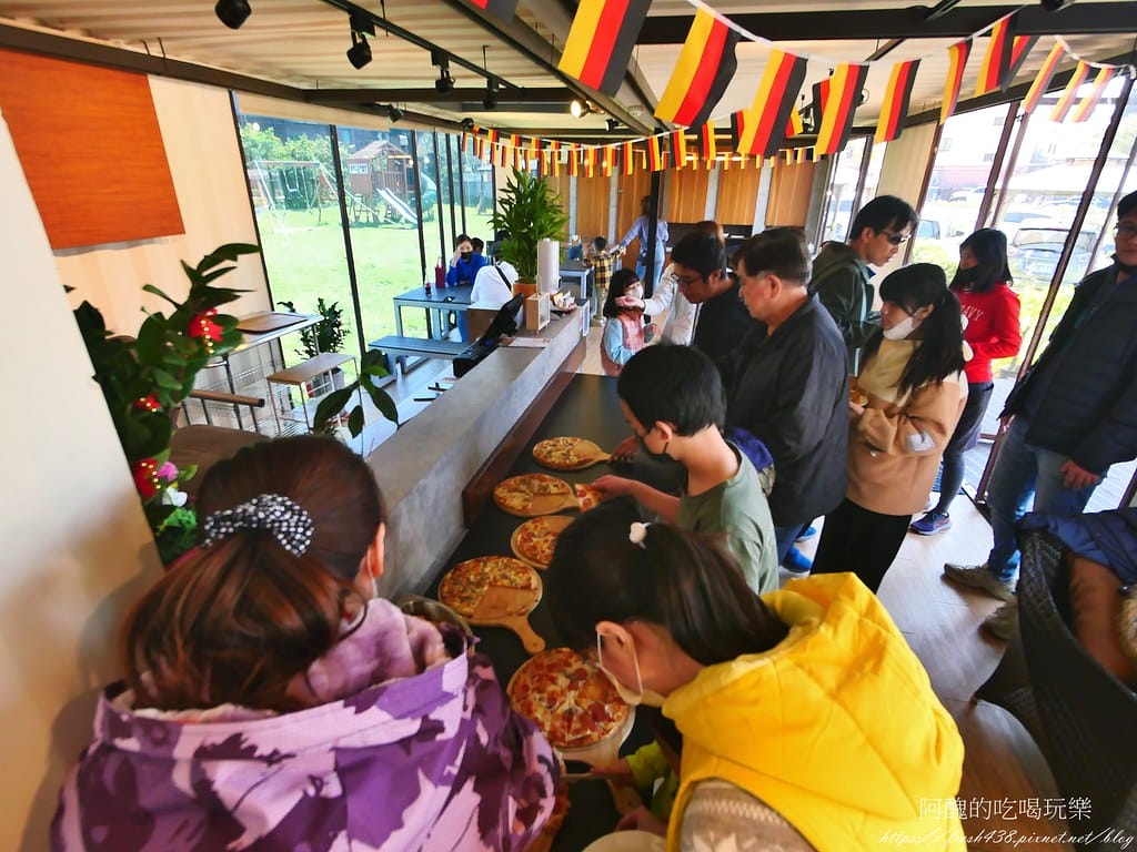 【桃園美食】愛樂披薩 ALLES PIZZA,寵物友善餐廳,附設親子遊樂設施,超適合包場同樂。 - 第28張圖 30