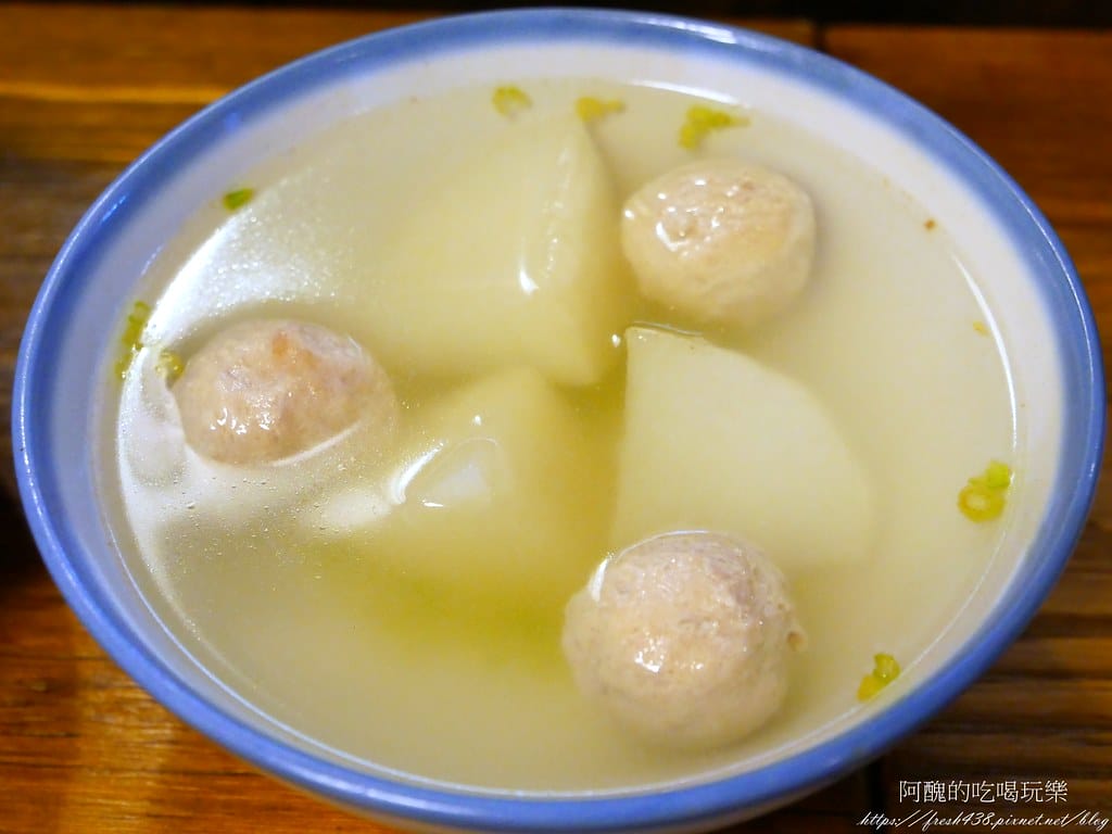 【板橋美食】兩津號雞肉飯,板橋必吃的雞肉飯,CP值破表,70元金牌雞肉飯附一整顆荷包蛋! - 第45張圖 40