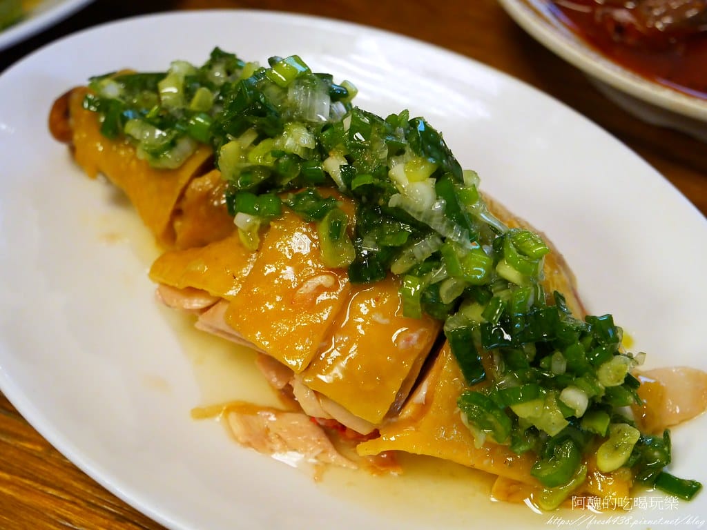 【板橋美食】兩津號雞肉飯,板橋必吃的雞肉飯,CP值破表,70元金牌雞肉飯附一整顆荷包蛋! - 第32張圖 27