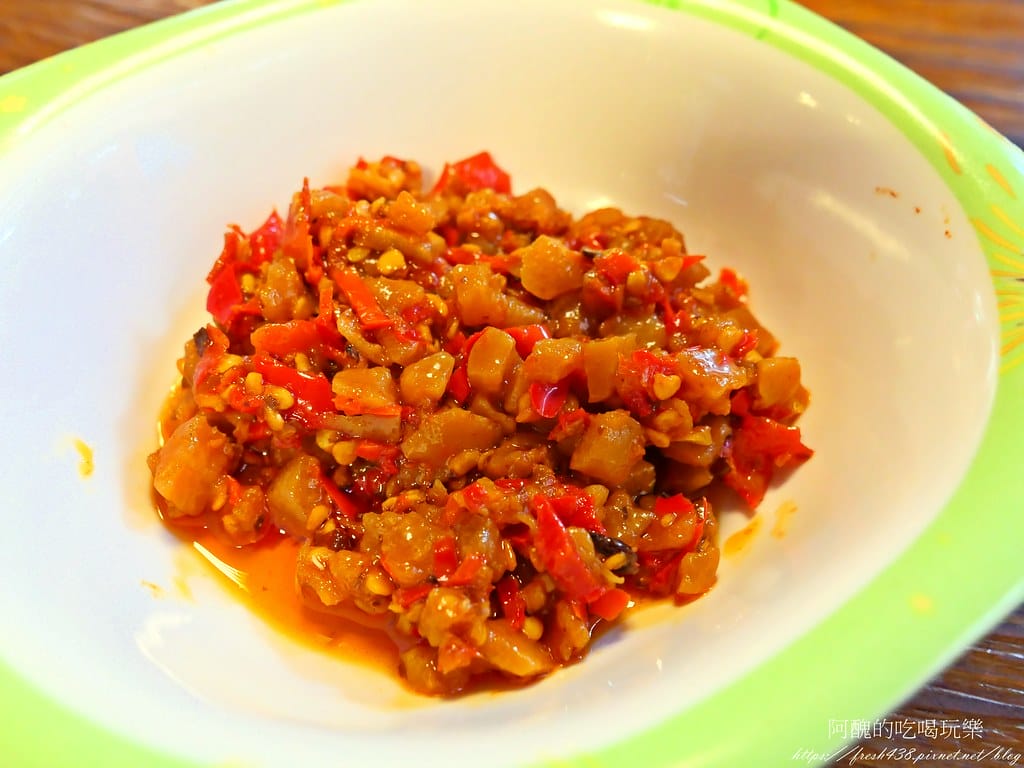 【板橋美食】兩津號雞肉飯,板橋必吃的雞肉飯,CP值破表,70元金牌雞肉飯附一整顆荷包蛋! - 第20張圖 18