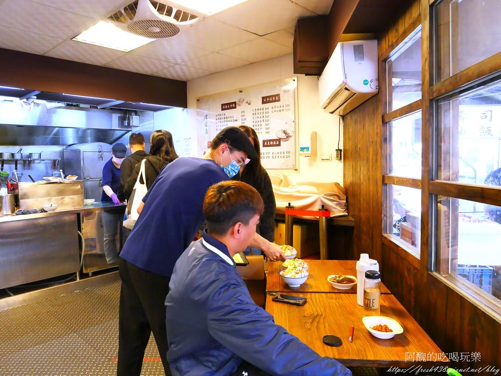 【板橋美食】兩津號雞肉飯,板橋必吃的雞肉飯,CP值破表,70元金牌雞肉飯附一整顆荷包蛋! - 第10張圖 8-1