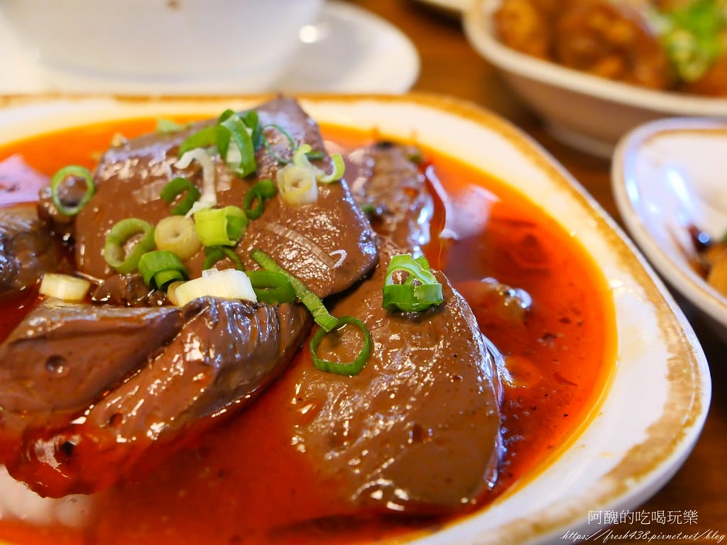 【板橋美食】兩津號雞肉飯,板橋必吃的雞肉飯,CP值破表,70元金牌雞肉飯附一整顆荷包蛋! - 第38張圖 33