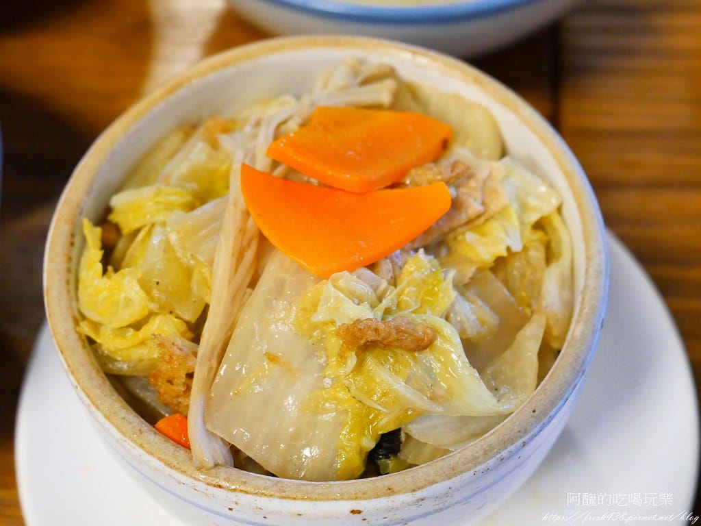【板橋美食】兩津號雞肉飯,板橋必吃的雞肉飯,CP值破表,70元金牌雞肉飯附一整顆荷包蛋! - 第28張圖 24-1