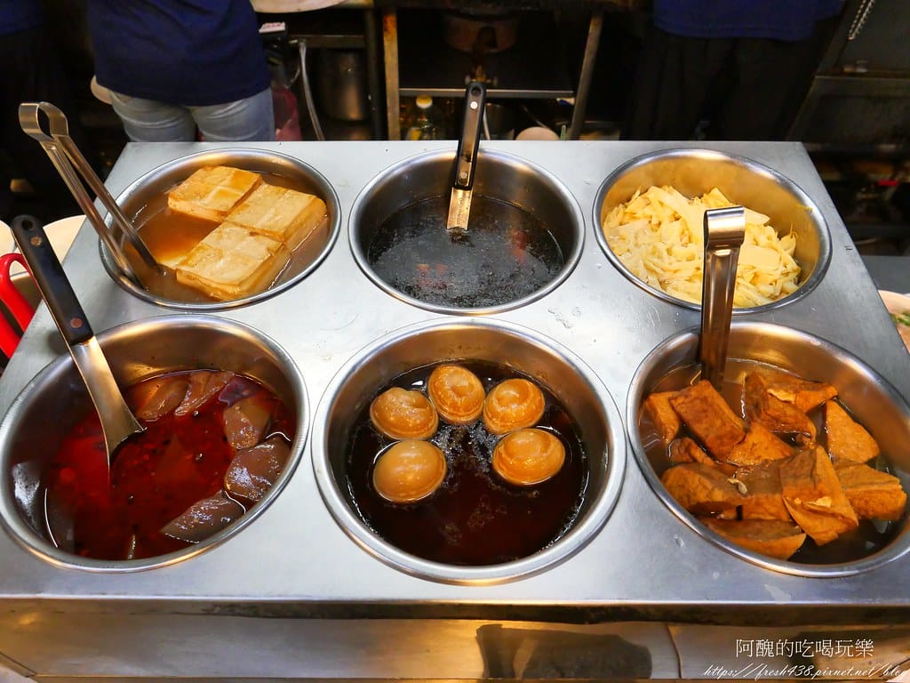 【板橋美食】兩津號雞肉飯,板橋必吃的雞肉飯,CP值破表,70元金牌雞肉飯附一整顆荷包蛋! - 第15張圖 14