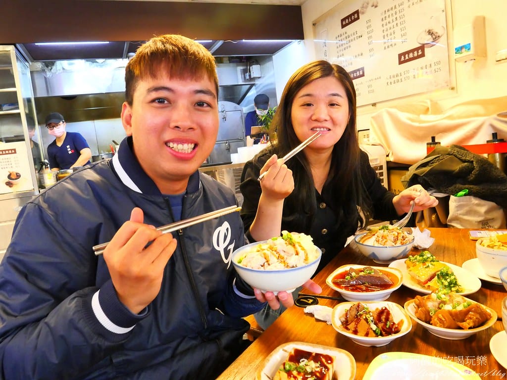 【板橋美食】兩津號雞肉飯,板橋必吃的雞肉飯,CP值破表,70元金牌雞肉飯附一整顆荷包蛋! - 第48張圖 43