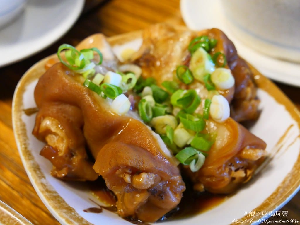 【板橋美食】兩津號雞肉飯,板橋必吃的雞肉飯,CP值破表,70元金牌雞肉飯附一整顆荷包蛋! - 第40張圖 35