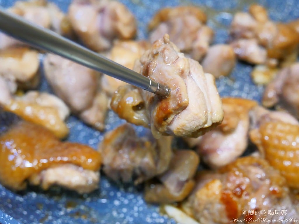 去骨雞腿肉炒時蔬,一鍋到底,保證簡單又好吃。 - 第8張圖 P1022995