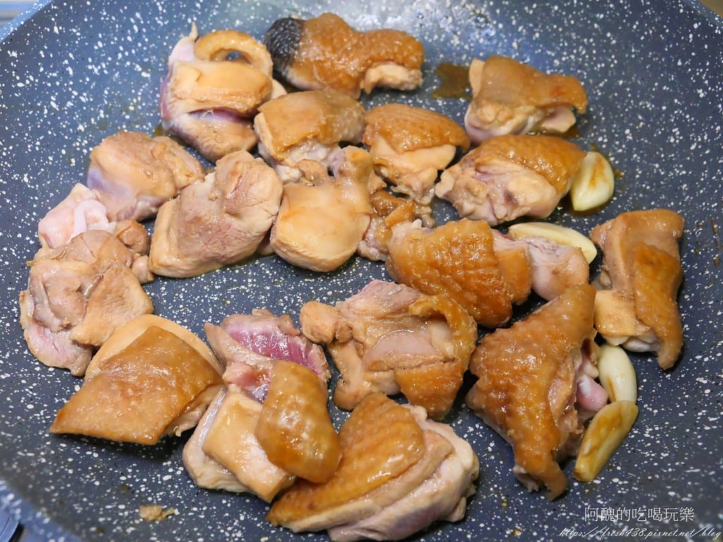 去骨雞腿肉炒時蔬,一鍋到底,保證簡單又好吃。 - 第7張圖 P1022993