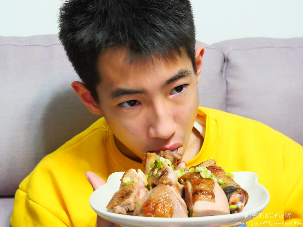 椒鹽雞腿排,新手必學的最簡單雞腿排料理。 - 第19張圖 P1022619