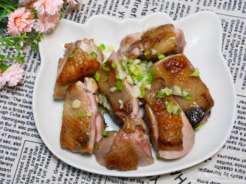 椒鹽雞腿排,新手必學的最簡單雞腿排料理。 - 第15張圖 P1022616
