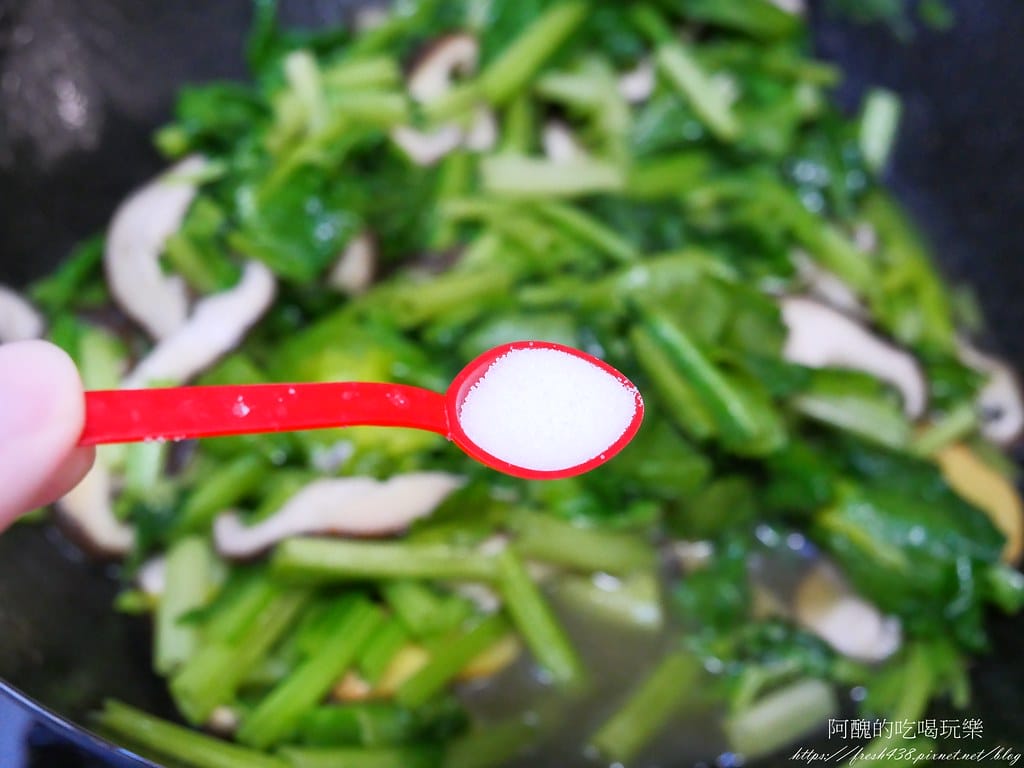 鮮香菇炒菠菜,減脂食譜,營養健康又順口。 - 第7張圖 7