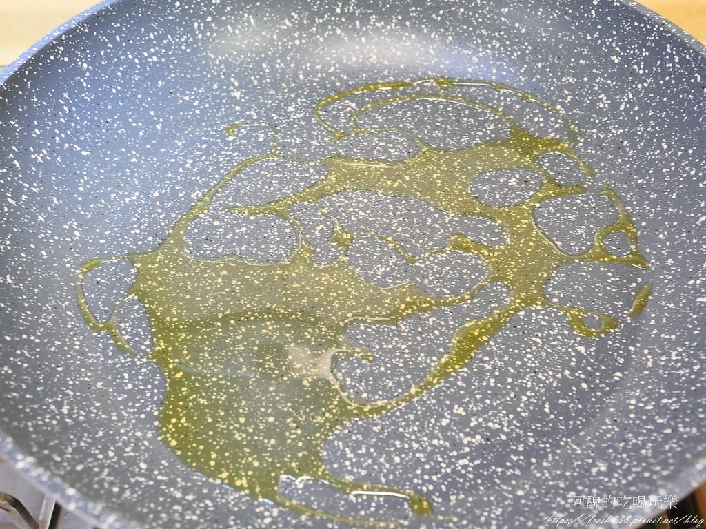 稀飯煎餅,剩下的稀飯化身簡單的手指食物,吃膩稀飯的寶貝可以嘗試喔! - 第10張圖 P1023678