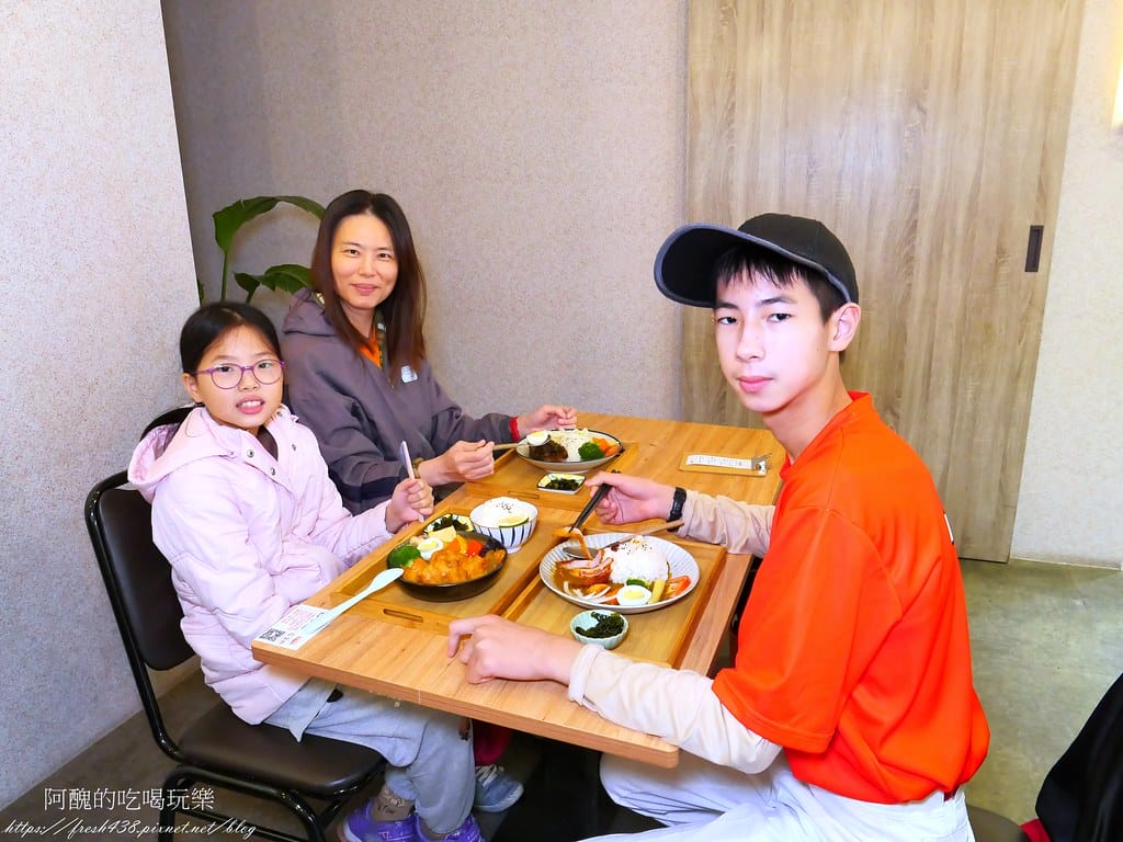 【中壢咖哩推薦】仁之初北海道湯咖喱專賣,文青風格餐館,親子&寵物友善的內壢美食! - 第43張圖 38