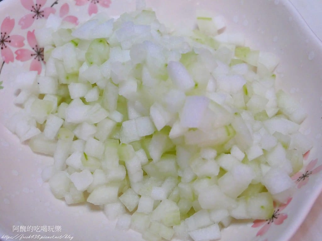 冬瓜肉燥,自己煮好簡單,省錢又美味,一滴油、一滴水也不必加。 - 第3張圖 P1026023