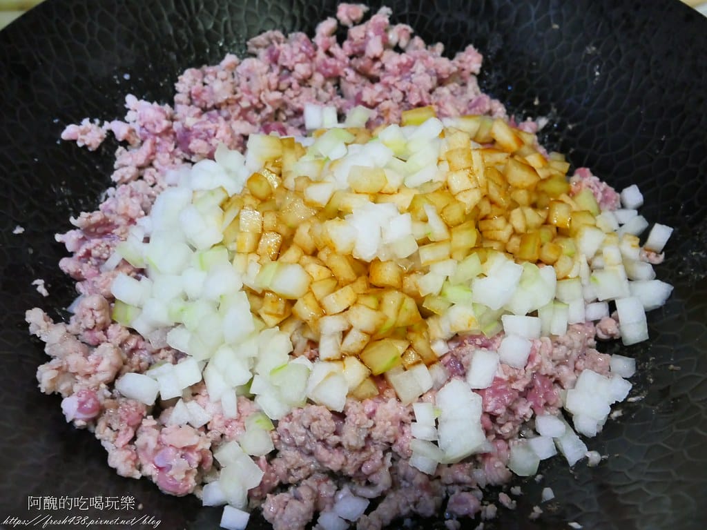 冬瓜肉燥,自己煮好簡單,省錢又美味,一滴油、一滴水也不必加。 - 第9張圖 P1026029