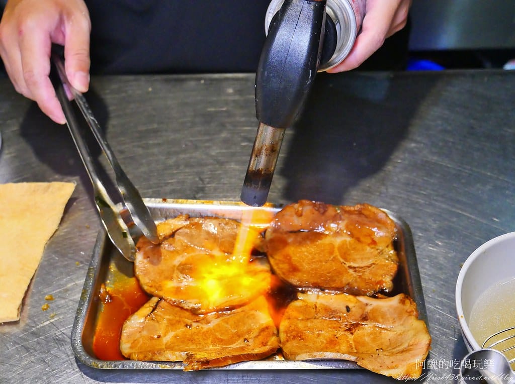 【新埔捷運站美食】東京板前豚骨拉麵-板橋店,每日現熬蔬菜大骨湯,加湯加麵不用錢! - 第23張圖 11-11