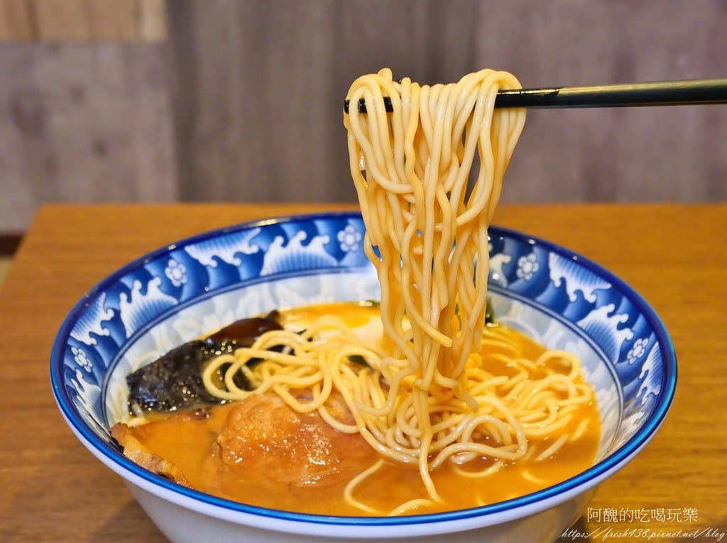 【新埔捷運站美食】東京板前豚骨拉麵-板橋店,每日現熬蔬菜大骨湯,加湯加麵不用錢! - 第35張圖 18-3
