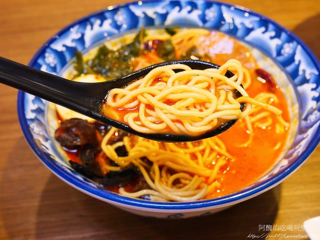 【新埔捷運站美食】東京板前豚骨拉麵-板橋店,每日現熬蔬菜大骨湯,加湯加麵不用錢! - 第32張圖 17-3
