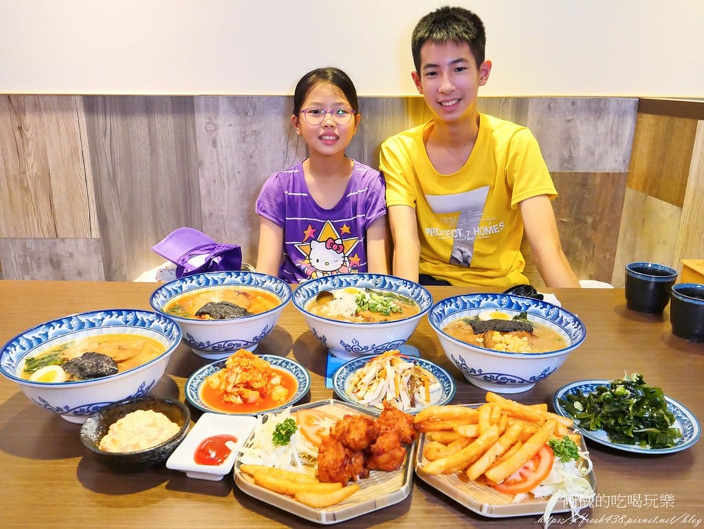 【新埔捷運站美食】東京板前豚骨拉麵-板橋店,每日現熬蔬菜大骨湯,加湯加麵不用錢! - 第24張圖 60