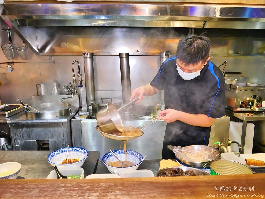 【新埔捷運站美食】東京板前豚骨拉麵-板橋店,每日現熬蔬菜大骨湯,加湯加麵不用錢! - 第22張圖 11-10