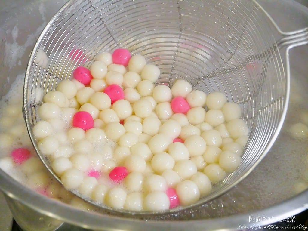 【台北美食】何家甜品鋪-公館汀州,剉冰、雪花冰超級消暑,吃甜品找何家就對了。 - 第13張圖 10