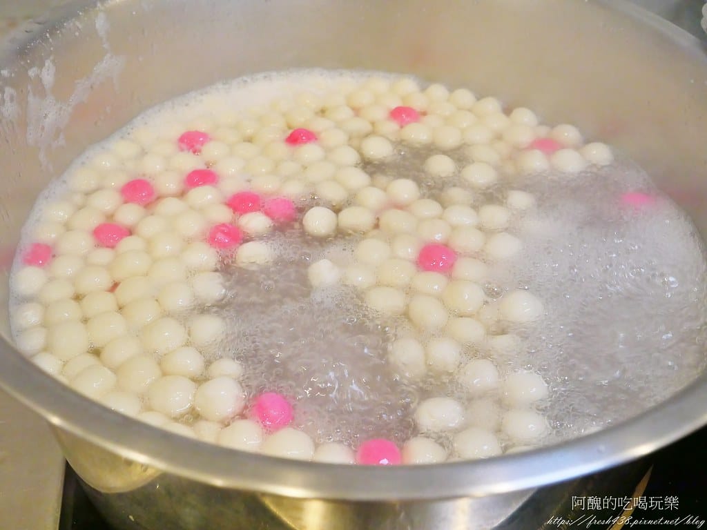【台北美食】何家甜品鋪-公館汀州,剉冰、雪花冰超級消暑,吃甜品找何家就對了。 - 第12張圖 9
