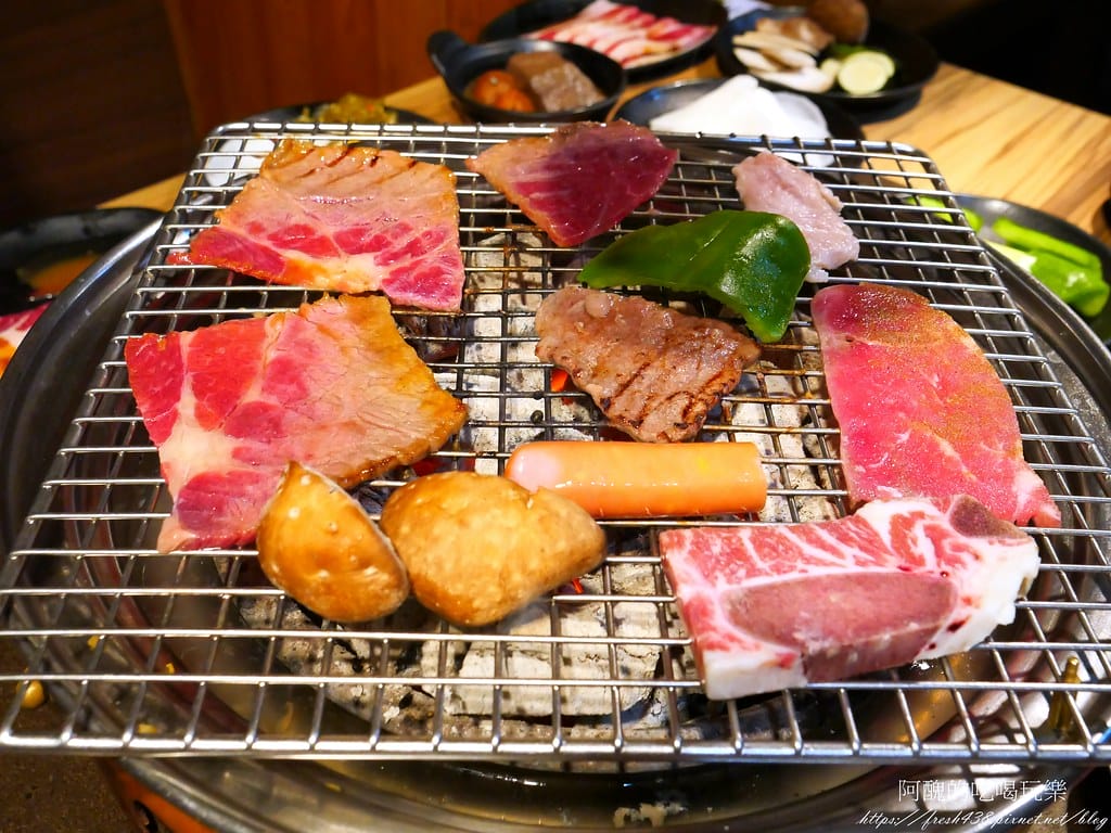 【板橋美食】我!就厲害燒烤-板橋館前珍饌店,府中燒烤吃到飽,吃完身上完全沒有燒烤味耶!!!! - 第67張圖 P1026881
