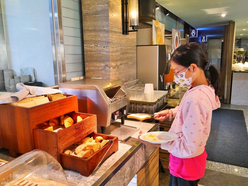 【新竹美食】和選旅自助早餐吃到飽,飯店中的手工現烤麵包是最大特色。 - 第17張圖 33-5