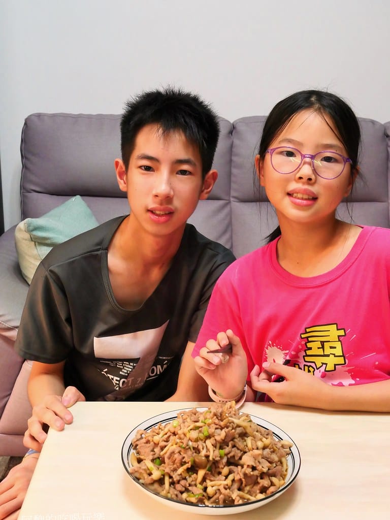 鮮菇炒肉絲,備料簡單,5分鐘就能上桌的家常料理。 - 第11張圖 P1024973