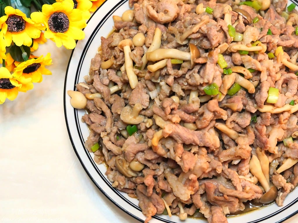 鮮菇炒肉絲,備料簡單,5分鐘就能上桌的家常料理。 - 第10張圖 P1024972