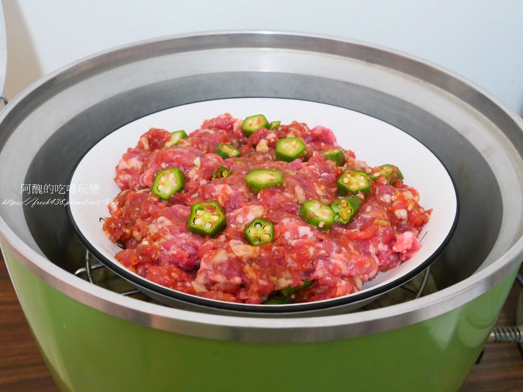 【電鍋食譜】秋葵蒸肉,零廚藝料理,廚房新手也能快速餵飽全家人。 - 第11張圖 P1027303