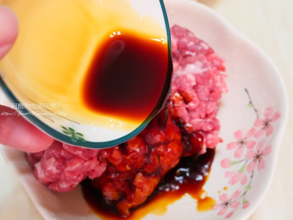 【電鍋食譜】秋葵蒸肉,零廚藝料理,廚房新手也能快速餵飽全家人。 - 第7張圖 P1027297