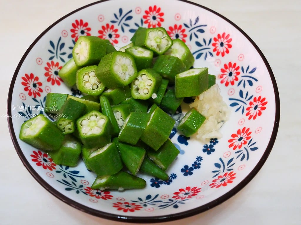 【電鍋食譜】秋葵蒸肉,零廚藝料理,廚房新手也能快速餵飽全家人。 - 第6張圖 P1027295