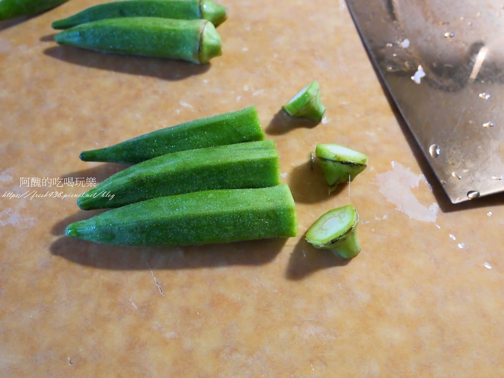 【電鍋食譜】秋葵蒸肉,零廚藝料理,廚房新手也能快速餵飽全家人。 - 第4張圖 P1027293
