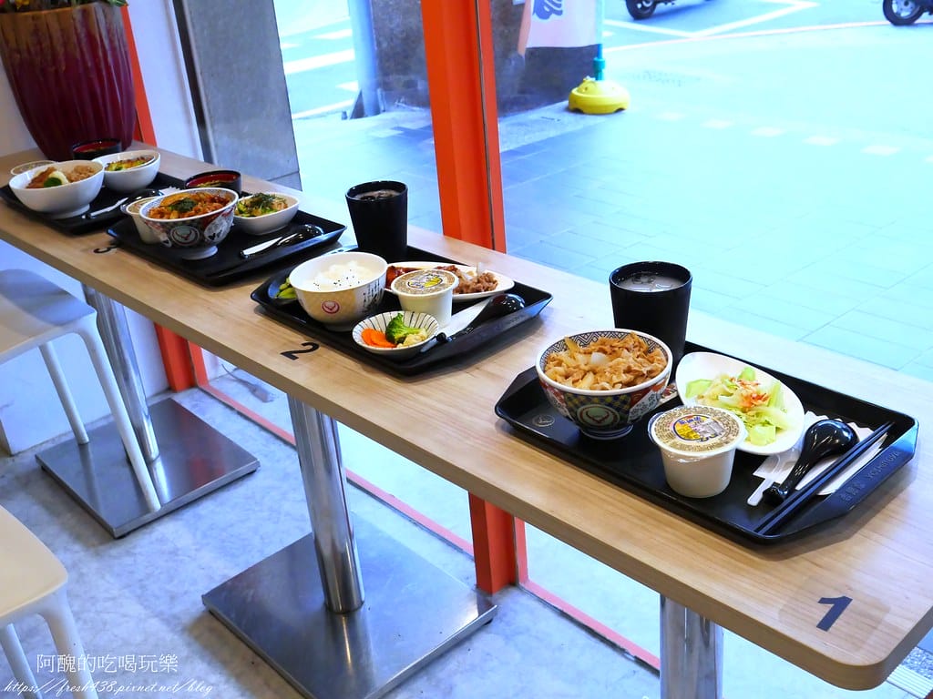 【新北美食】吉野家-三峽復興店,牛丼是必吃料理,台灣好米讓人一粒也捨不得留下。 - 第19張圖 19