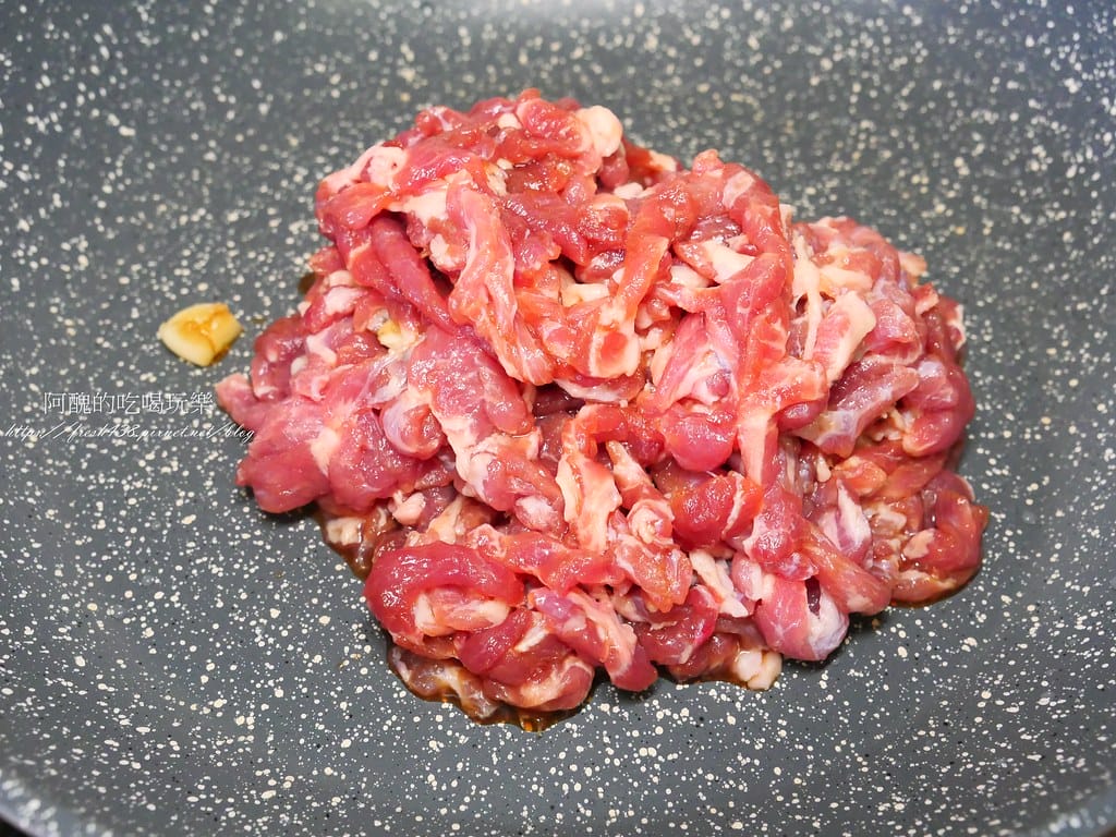 蘆筍炒肉絲,好吃到破表,3分鐘輕易上桌,趕快學起來。 - 第6張圖 P1027321