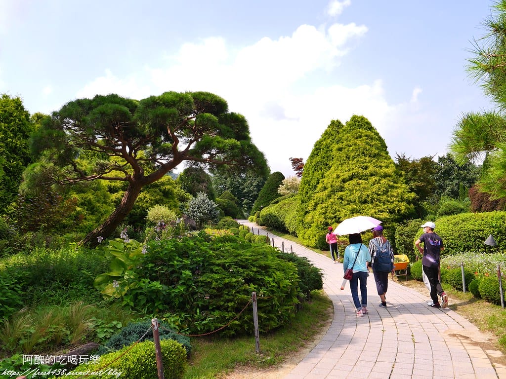 【韓國景點】晨靜樹木園(아침고요수목원) ,一年四季都值得前往,美不勝收的人間仙境,京畿道必遊景點。 - 第45張圖 P1028546