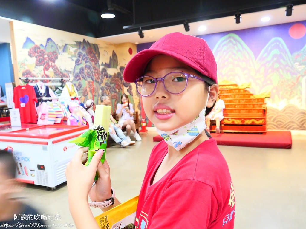 【韓國景點】Kim & Kimchi school 韓國傳統美食體驗館,韓式四角飯糰DIY、韓服體驗。 - 第49張圖 43