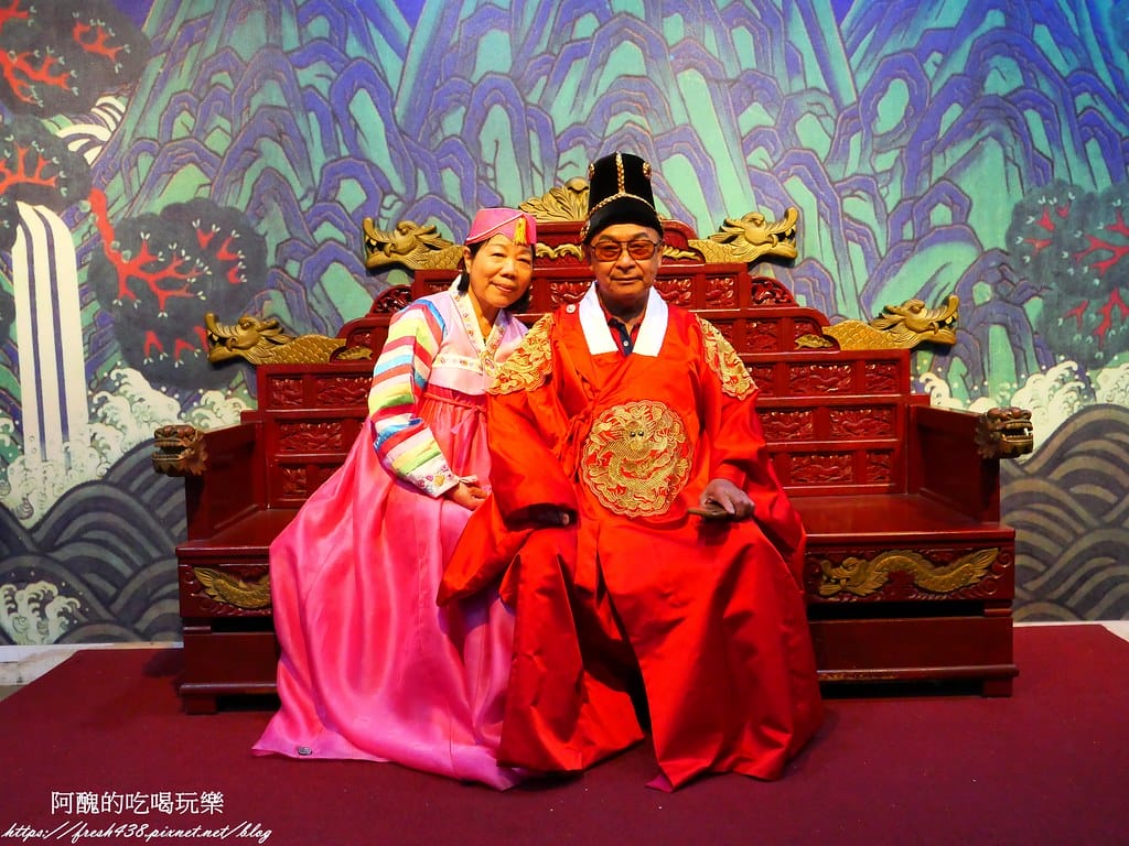 【韓國景點】Kim & Kimchi school 韓國傳統美食體驗館,韓式四角飯糰DIY、韓服體驗。 - 第43張圖 39