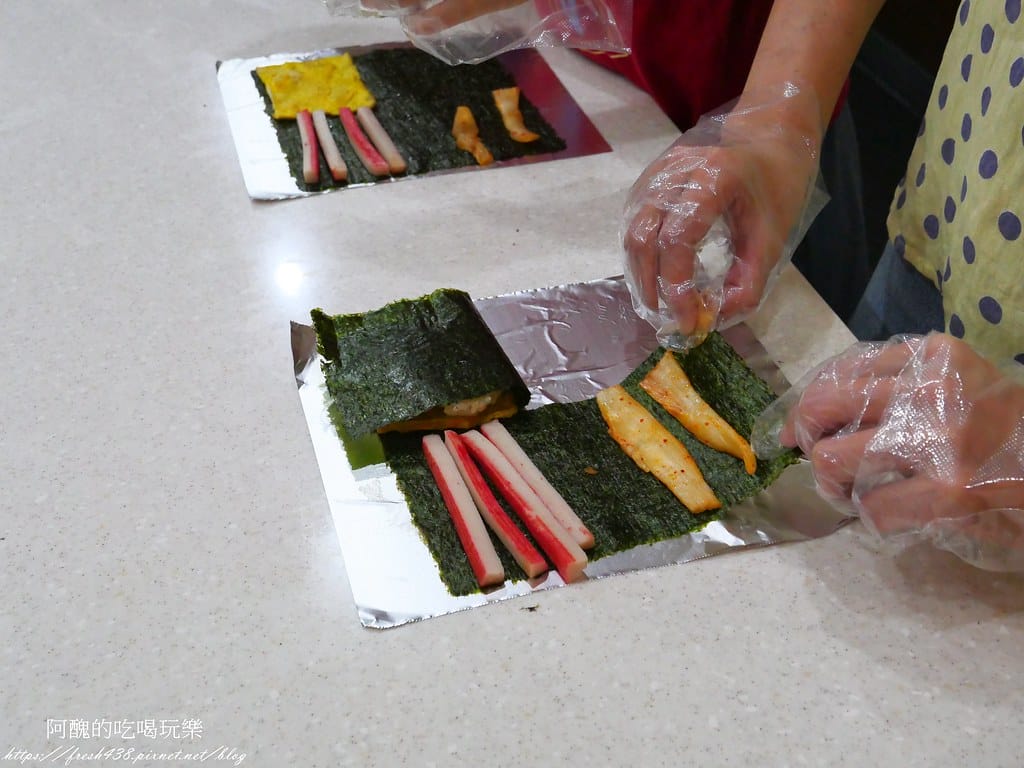 【韓國景點】Kim & Kimchi school 韓國傳統美食體驗館,韓式四角飯糰DIY、韓服體驗。 - 第28張圖 23