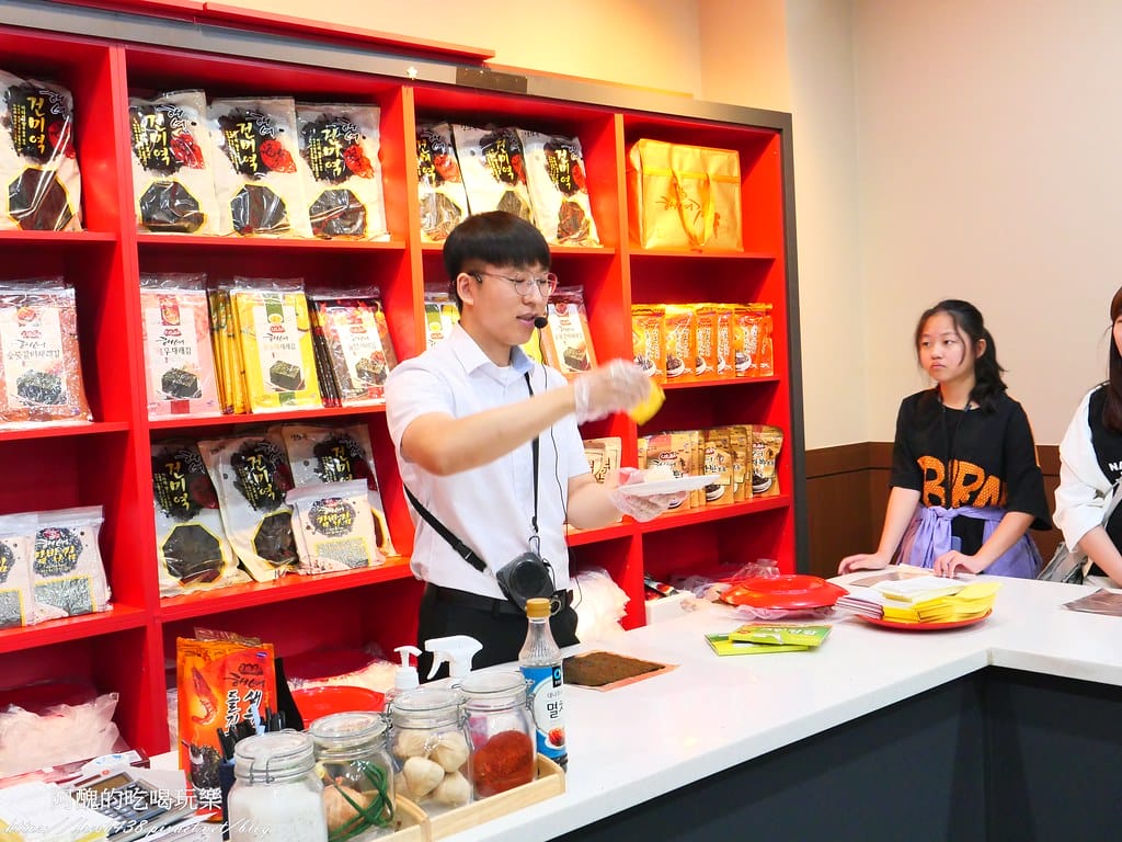 【韓國景點】Kim & Kimchi school 韓國傳統美食體驗館,韓式四角飯糰DIY、韓服體驗。 - 第21張圖 9