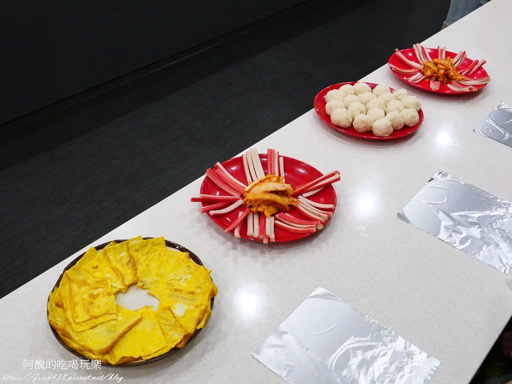 【韓國景點】Kim & Kimchi school 韓國傳統美食體驗館,韓式四角飯糰DIY、韓服體驗。 - 第17張圖 13