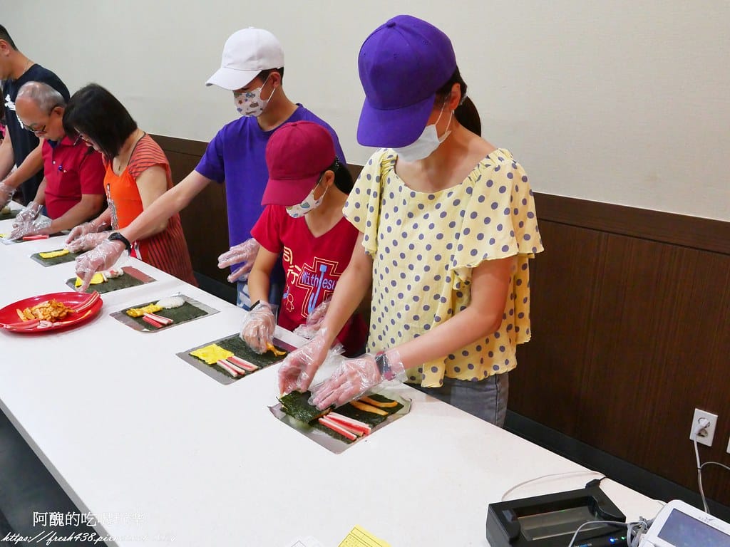 【韓國景點】Kim & Kimchi school 韓國傳統美食體驗館,韓式四角飯糰DIY、韓服體驗。 - 第27張圖 20