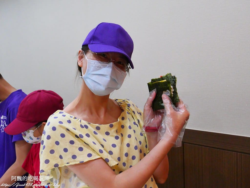 【韓國景點】Kim & Kimchi school 韓國傳統美食體驗館,韓式四角飯糰DIY、韓服體驗。 - 第29張圖 24