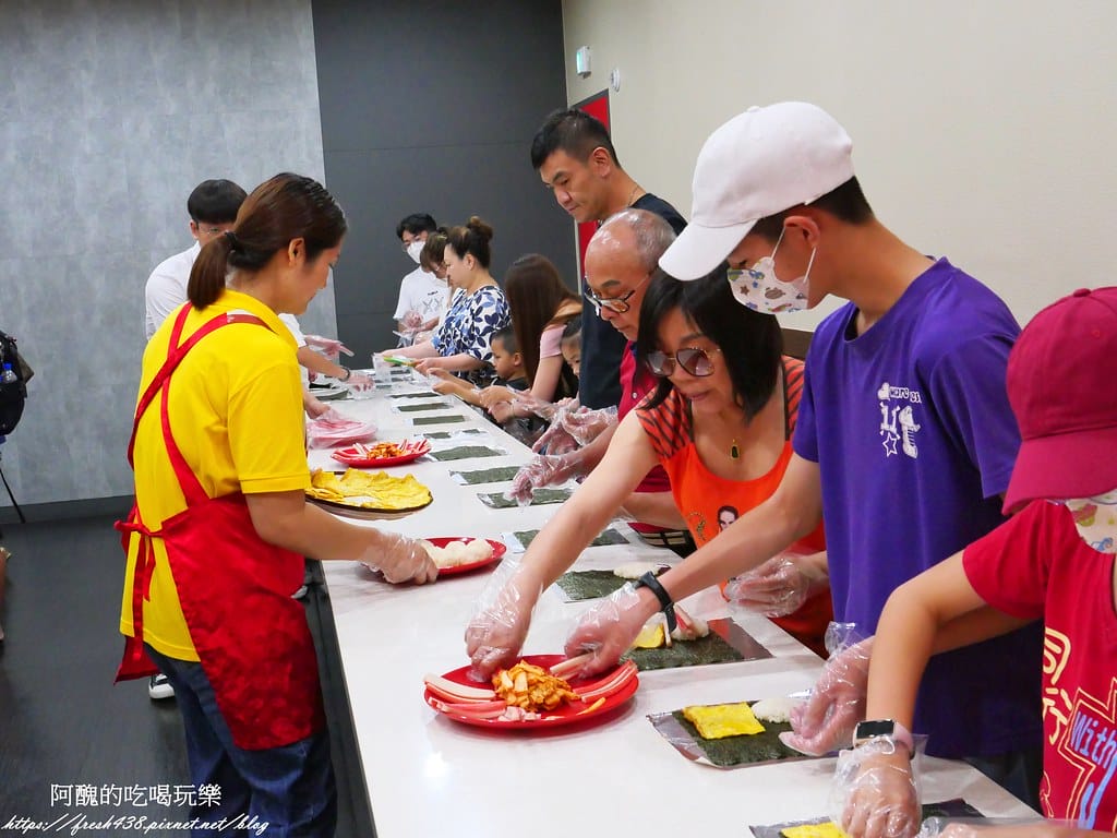 【韓國景點】Kim & Kimchi school 韓國傳統美食體驗館,韓式四角飯糰DIY、韓服體驗。 - 第26張圖 19