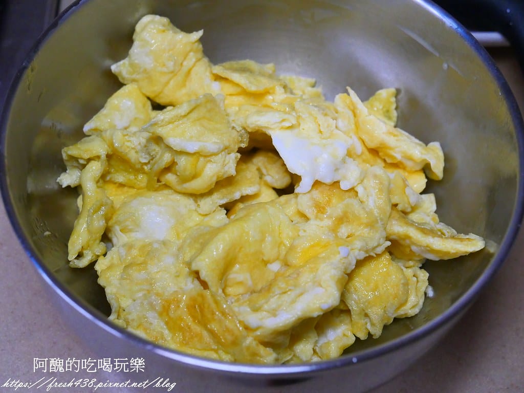 蘆筍炒蛋,5分鐘上菜,想不到那麼香醇又下飯。 - 第7張圖 P1029403