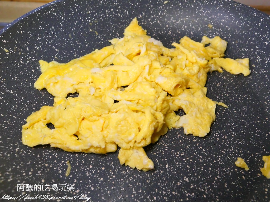 蘆筍炒蛋,5分鐘上菜,想不到那麼香醇又下飯。 - 第6張圖 P1029402