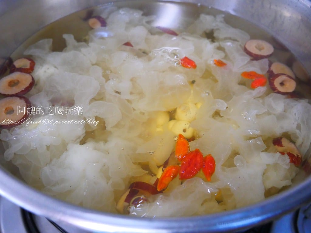 白木耳甜湯,養顏美容、潤肺養胃的點心,這樣煮,濃稠細緻像極了燕窩。 - 第16張圖 P1029709